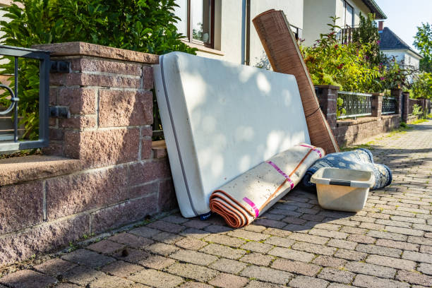 Best Attic Cleanout  in East Alton, IL